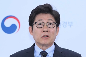 조명래, 환경부 자원순환정책을 '폐기물 발생억제' 쪽으로 손질한다