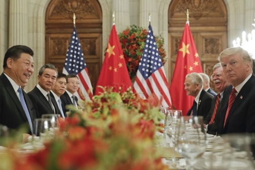 미국언론 "트럼프, 미국과 중국 무역협상 1단계 합의에 서명" 