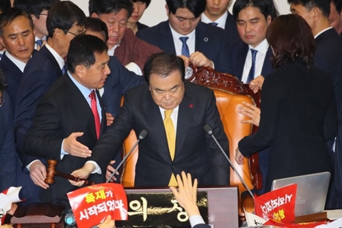 선거법 개정안 국회 본회의 통과, 내년 총선 준연동형 비례대표제 도입