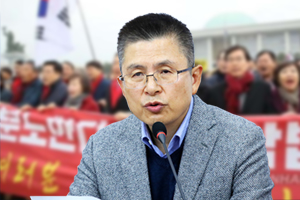 보수통합 외치는 황교안, 준연동형 비례대표제로 한국당 주도권 험난