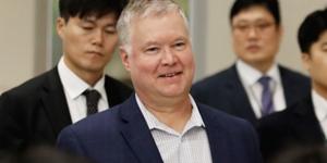 문재인, 한국 방문 미국 국무부 특별대표 16일 청와대에서 만나