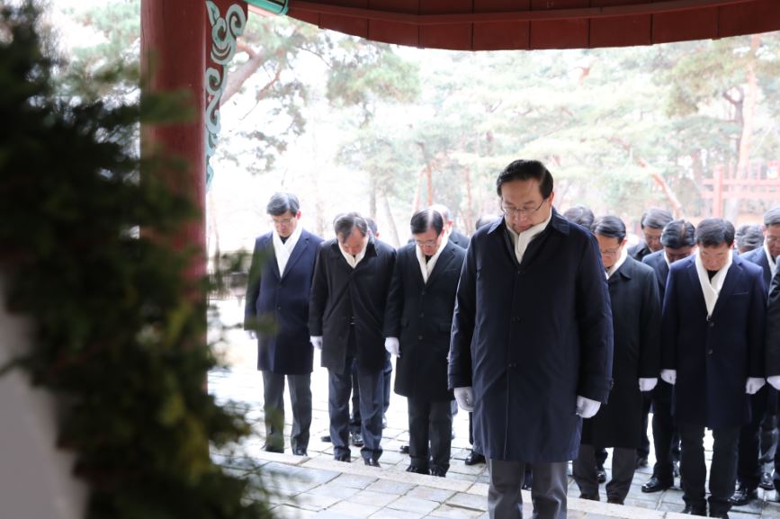 손태승, 우리금융 신년사에서 "고객신뢰로 1등 종합금융그룹 달성"  