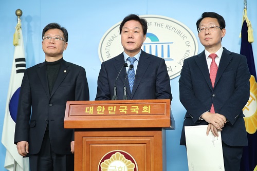 한국당, 새보수당의 '양당 통합협의체 구성 제안' 수용