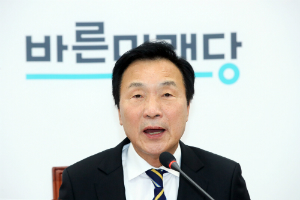 손학규, 안철수 향해 “일방적 요구와 탈당은 바람직한 정치 아니다”