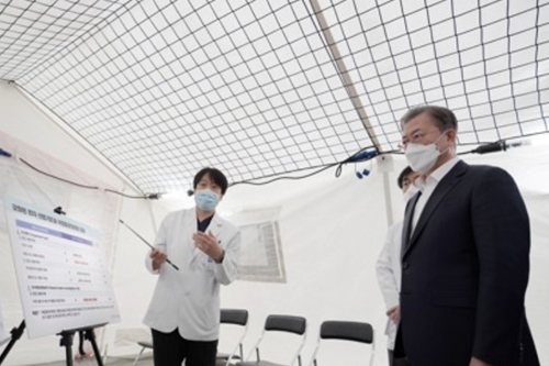 문재인 국립중앙의료원 방문, “신종 코로나 대응 과할 정도로 시행”