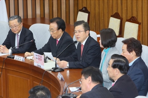 황교안, 총선 출마 지역구 놓고 “한국당 전체 전략 차원에서 판단해야”