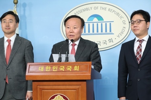 한국당, 외교안보 공약으로 한미군사훈련 회복과 지소미아 연장 제시
