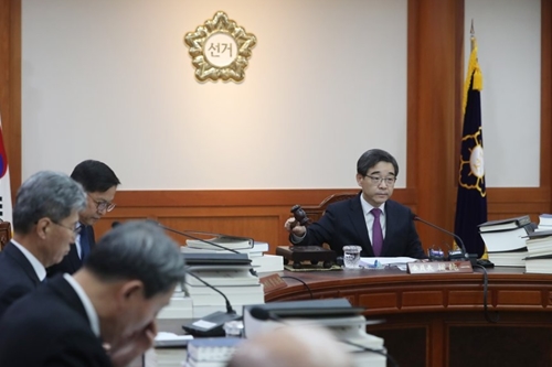 민주당 한국당, 선관위의 ‘비례대표 전략공천 불허’ 방침에 당황 