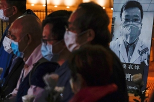 중국에서 코로나19 사망자 1400명 육박, 확진자는 6만3천명