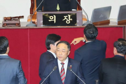 [Who Is ?] 홍남기 경제부총리 겸 기획재정부 장관