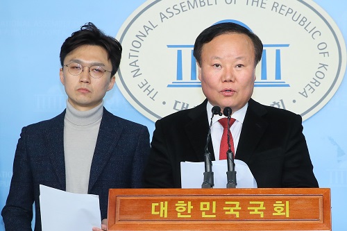 미래통합당 첫 공약, 군인 정년 연장하고 현역병 매달 2박3일 외박