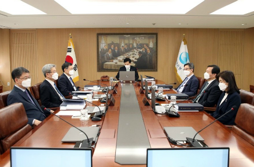 한국은행, 금융중개 지원대출 30조로 늘려 코로나19 피해기업 지원