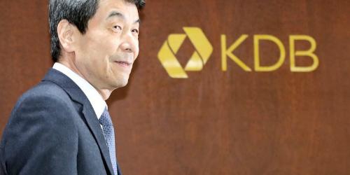 [오늘Who] 이동걸, 임기 중 아시아나항공 대우조선해양 매각 마칠까  