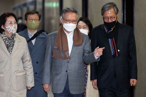 김형오 통합당 공천관리위원장 사퇴, "김미균 서울 강남병 공천 책임" 