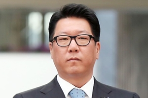 [오늘Who] 현대백화점 화장품사업 계산 끝내, <a href='https://www.businesspost.co.kr/BP?command=article_view&num=317571' class='human_link' style='text-decoration:underline' target='_blank'>정지선</a> 추가 인수 주목