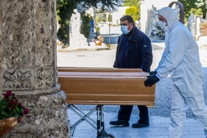이탈리아 코로나19 하루 확진 4천 명 이상, 이란 사망 1천 명 넘어서 