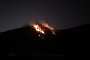서울 수락산 정상 부근에서 불, 5시간 걸려 불길 완전히 잡혀