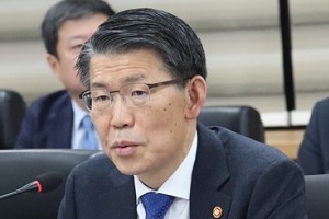 은성수 "정부가 금융사 직접지원은 어려워, 부담 최소화 노력"