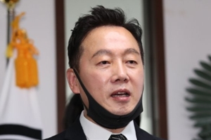 정봉주 열린민주당 최고위원 사퇴, “기대 부응 못 해 책임진다”
