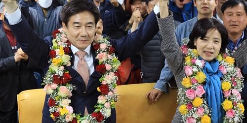 고향 지킨 이용호, 고향 떠난 이강래 이기고 호남에서 유일 무소속 당선 