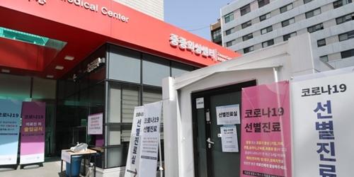 국내 코로나19 하루 확진자 13명 발생, 해외유입이 10명 차지 