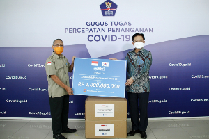 우리은행, 인도네시아에 코로나19 의료진 방호복 5천 벌 기부