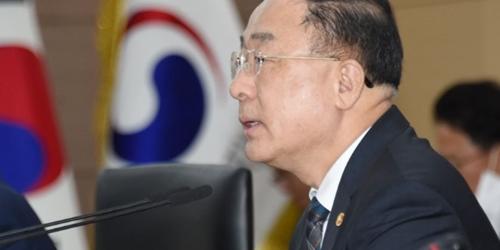 홍남기 “기업투자 걸림돌 규제 일시적 적용유예 등 아이디어 발굴해야"