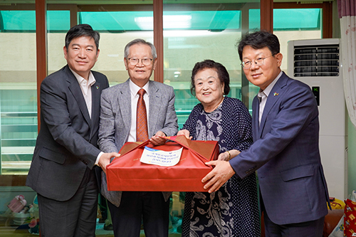 김광수, 6.25전쟁 참전 유공자에게 NH농협금융 위문품 전달 