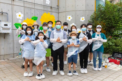 한국투자증권 임직원 벽화 그리기 봉사활동, 정일문 "지역과 상생"