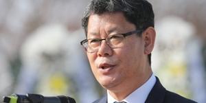 김연철, 미국 견제와 북한 어깃장에 독자 남북경협 추진 악전고투 