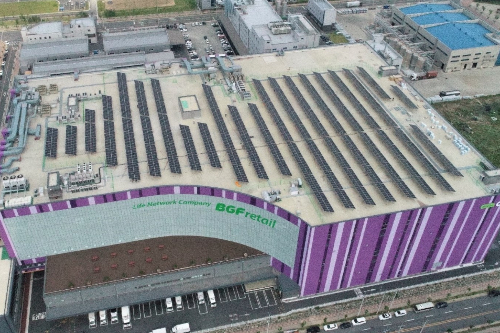 한화큐셀, BGF리테일 물류센터 지붕에 대규모 태양광발전소 구축 