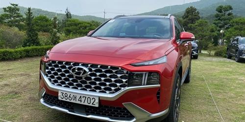 [시승기] 현대차 더 뉴 싼타페, 더 커지고 더 안전해진 패밀리 SUV