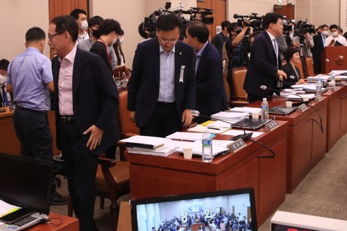 민주당 ‘부동산3법’ 법사위에서 단독으로 처리, 4일 본회의 의결 남아