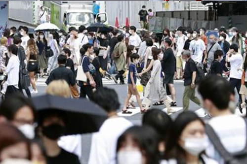 일본 코로나19 하루 확진자 960명으로 줄어, 중국은 36명으로 둔화 
