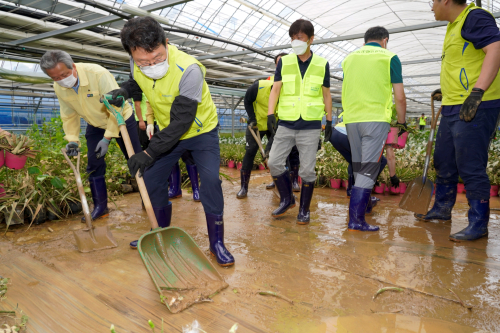 NH농협금융지주 농가 집중호우 피해복구 도와, 김광수 “적극적 지원”