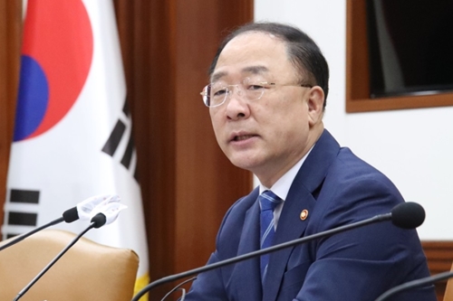 홍남기 “수도권과 세종시에서 부동산시장 교란행위 대응 강화”