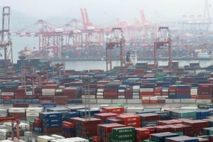 한국 작년 세계 수출 7위 지켜, 연간 수출은 5.5% 줄어 