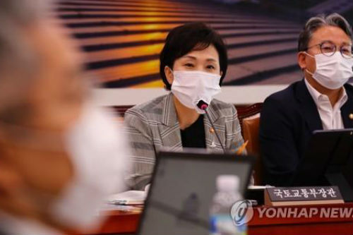 김현미 “부동산 교란행위 규제할 감독기구 설치는 매우 중요한 일”