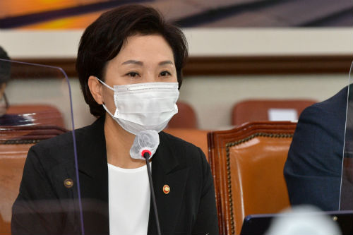 김현미 “전세시장 지금은 불안, 몇 개월 뒤 안정 찾을 것으로 생각"