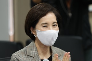 유은혜 "수도권 등교 재개 신중히 결정, 원격수업 장기화도 대비해야"