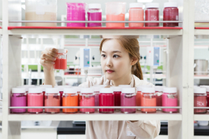 한국콜마, 비건 색조화장품 10종을 프랑스에서 인증받아