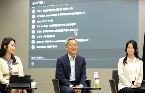 윤종규 푸르덴셜생명 직원과 e-타운홀미팅, "고객 위한 시너지 내야"