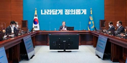 문재인 “모든 국민에 지원금 지급도 일리 있지만 재정의 어려움 커”