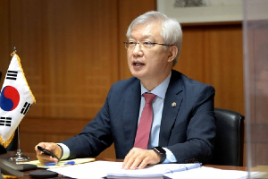 미국 한국에 '화웨이 배제' 거듭 요청, 정부 "민간이 결정할 문제"