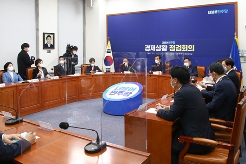 이낙연, 홍남기에게 “4분기 고용회복과 소비진작에 주력해야”