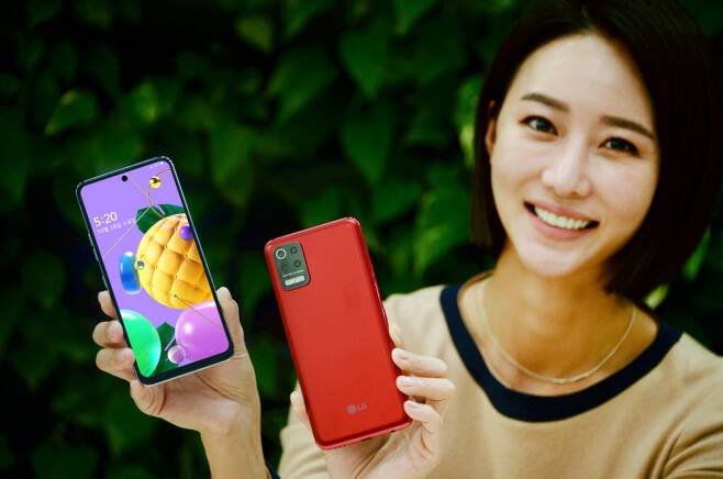LG전자 보급형 스마트폰 Q52 내놔, 두 가지 색상에 출고가 33만 원  