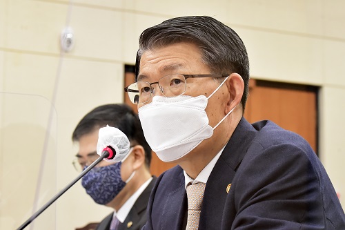 은성수 "총부채원리금상환비율 강화해도 서민까지 규제 안 한다" 