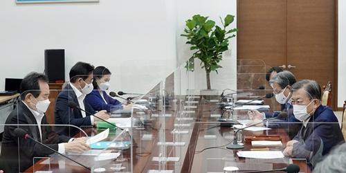 문재인 유명희의 WTO 총장 선거지원 논의, “정상외교로 최대 지원”