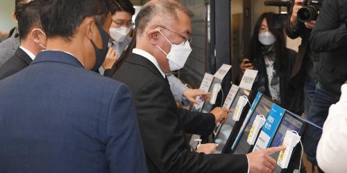 이건희 입관식 진행, 삼성 전현직 사장단과 정의선 박용만 조용병 조문