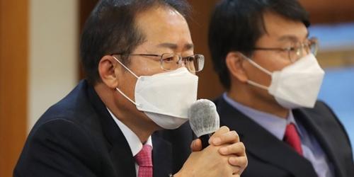 홍준표 ‘비상시국연대’ 공동대표 맡아, “보수우파 하나 돼야”